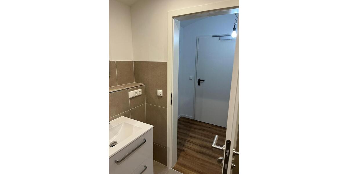 Etagenwohnung Wiesbaden Schierstein - 2 Zimmer, 64 m&sup2;, 1.140&euro; | Angebot:26661982