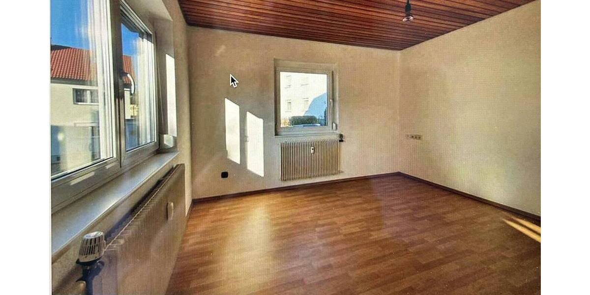 Mehrfamilienhaus, Wohnhaus Lahr/Schwarzwald Lahr - 7 Zimmer, 185 m&sup2;, 990&euro; | Angebot:26244055
