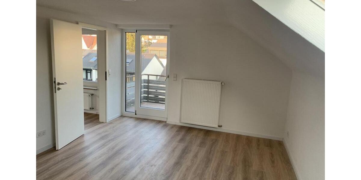 Dachgeschoßwohnung Esslingen am Neckar Brühl - 3.5 Zimmer, 70 m&sup2;, 1.000&euro; | Angebot:25378349