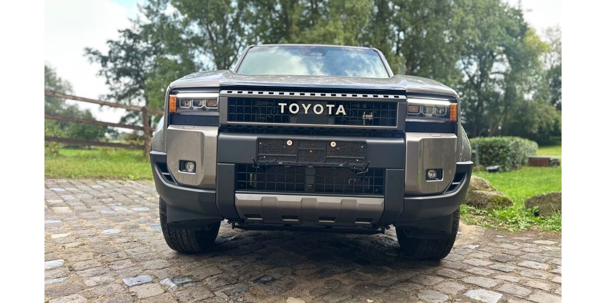 Toyota Land Cruiser 19.827 km 89.985 &euro; Garbsen 30826
