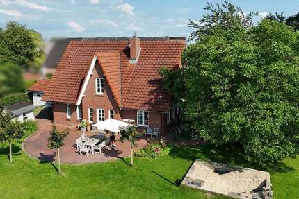 Haus zum Mieten in Hollern-Twielenfleth 2.400 € 210 m² 6 zimmer
