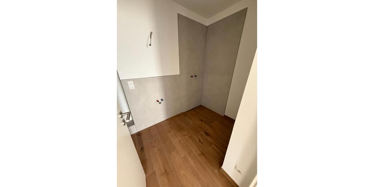 Erdgeschoßwohnung Dresden Klotzsche - 4 Zimmer, 100 m&sup2;, 1.750&euro; | Angebot:26478455