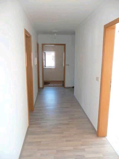 Dachgeschoßwohnung Werdau - 3 Zimmer, 76 m&sup2;, 707&euro; | Angebot:26350221