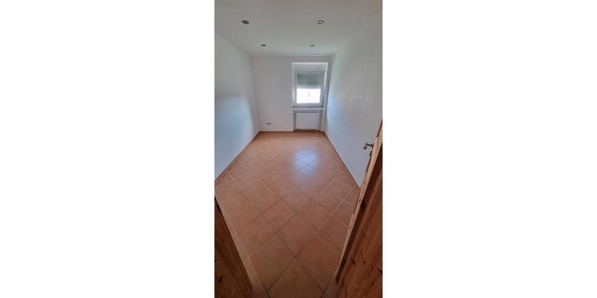 Etagenwohnung Burscheid - 4 Zimmer, 77 m&sup2;, 900&euro; | Angebot:24801510