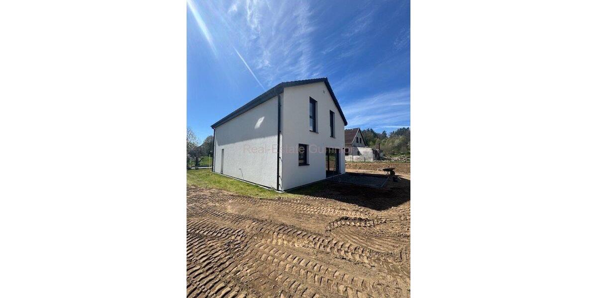Einfamilienhaus Eschenbach in der Oberpfalz - 4 Zimmer, 126 m&sup2;, 2.100&euro; | Angebot:26348912