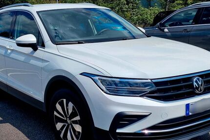 VW Tiguan 26.700 km 27.400 &euro; Emden 26721