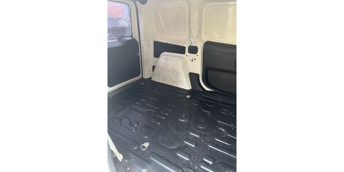 Opel Combo 94.500 km 5.900 € Berlin 12683