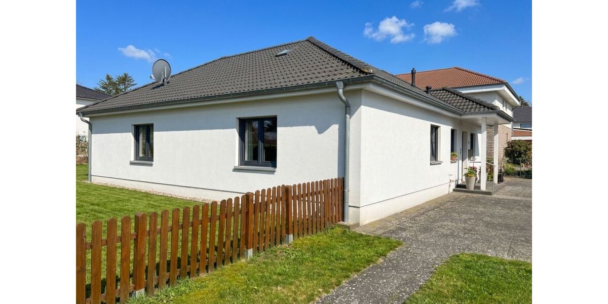 Provisionsfrei* Freistehendes Einfamilienhaus mit Doppelgarage (Bungalow Bj. 2012) in Bad Bevensen - Bungalow Bad Bevensen Medingen | Angebot:26233159