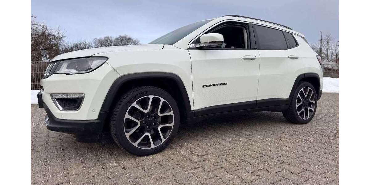 Jeep Compass 76.000 km 17.999 &euro; München 81825