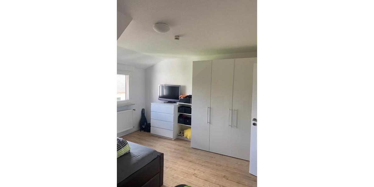 Dachgeschoßwohnung Petersberg - 2 Zimmer, 61 m&sup2;, 600&euro; | Angebot:26287927