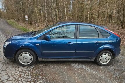Ford Focus 134.000 km 2.590 &euro; Frankenberg Eder 35066