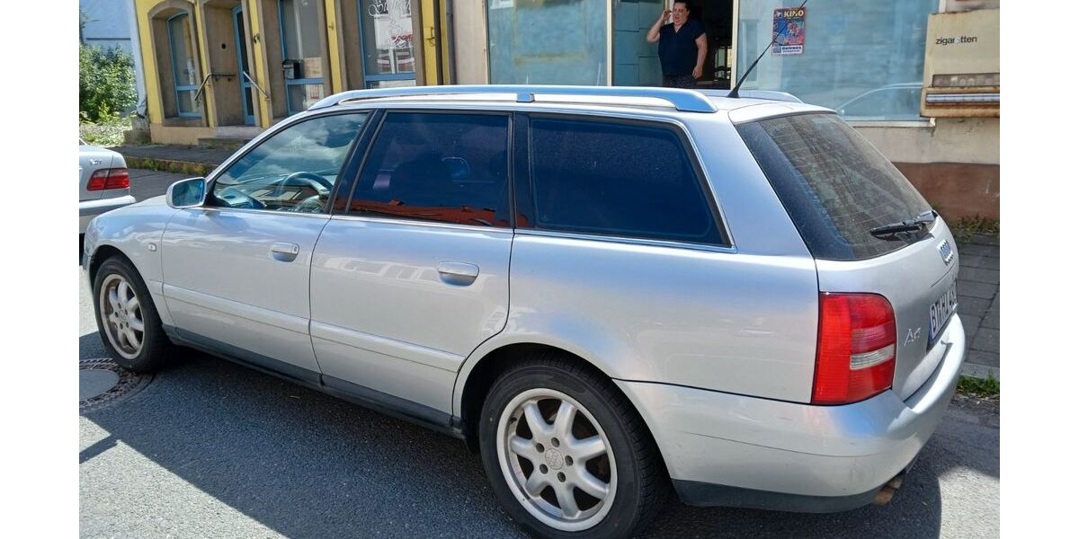 Audi A4 260.000 km 1.090 &euro; Gefrees 95482