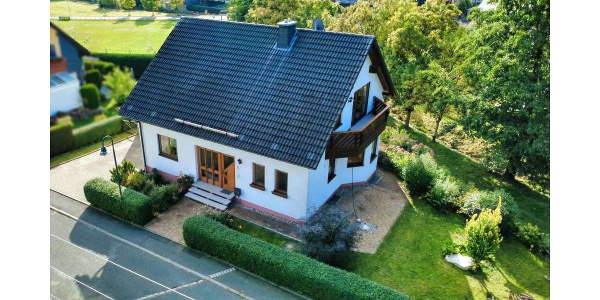 Einfamilienhaus Bad Lobenstein - 7 Zimmer, 146 m&sup2;, 290.000&euro; | Angebot:24336882