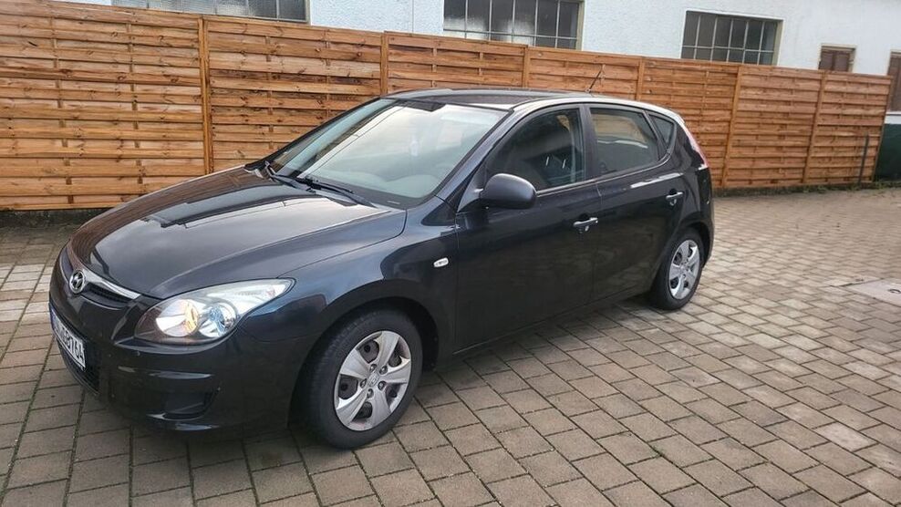 i30