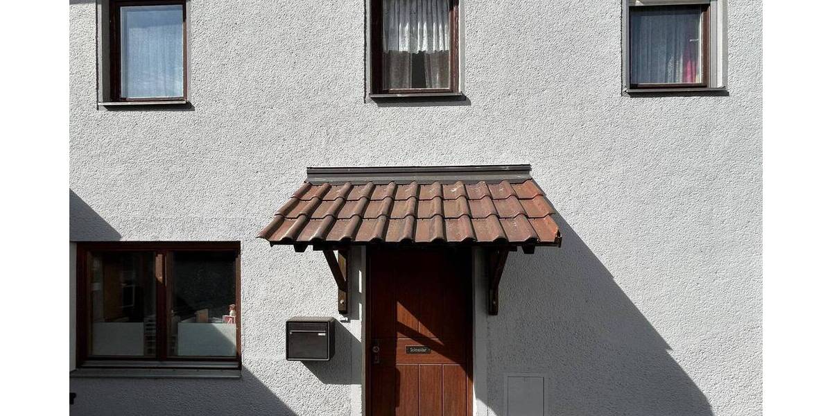 Einfamilienhaus Straubing - 7 Zimmer, 200 m&sup2;, 350.000&euro; | Angebot:26684150