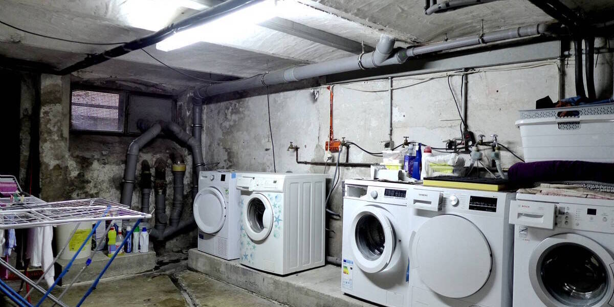 Imposantes Mehrfamilienhaus mit separatem Hintergebäude in zentraler Lage von Velbert. zimmer