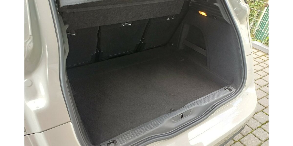 Citroen C4 SpaceTourer 1.2 PureTech Live 54.000 km 16.995 € Meißen 01662