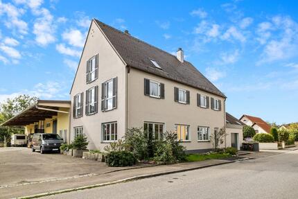 Sanierte 2,5-Zimmer-Wohnung mit gemütlichem Holzkachelofen und Garage in Nordendorf zimmer