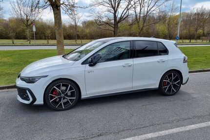 VW Golf 9.800 km 37.490 &euro; Nürnberg 90419