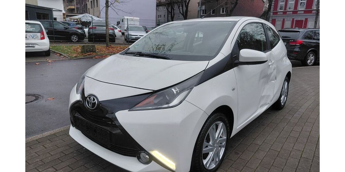 Toyota Aygo (X) 139.000 km 4.999 € Gelsenkirchen 45889