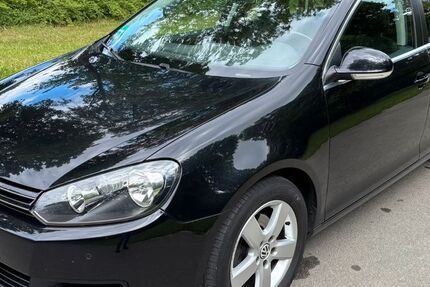 VW Golf 233.000 km 3.900 &euro; Schmallenberg 57392