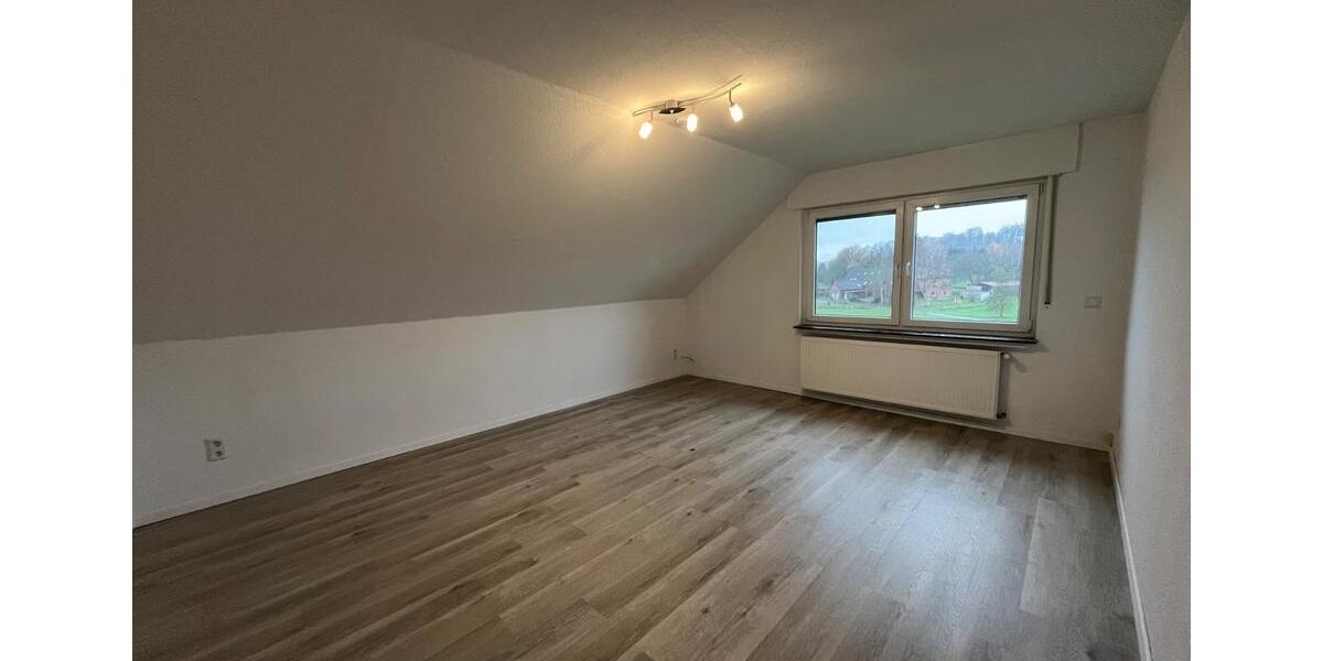 Dachgeschoßwohnung Porta Westfalica - 4 Zimmer, 85 m&sup2;, 690&euro; | Angebot:26621392