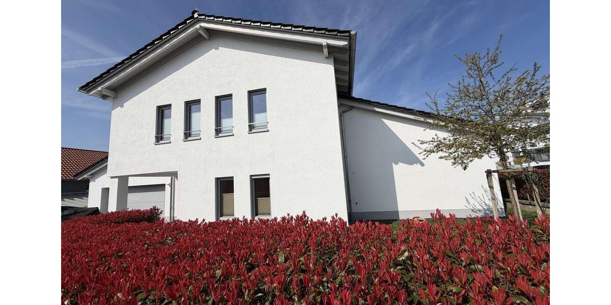 Villa Bad Camberg - 8 Zimmer, 459 m&sup2;, 3.200&euro; | Angebot:26249396