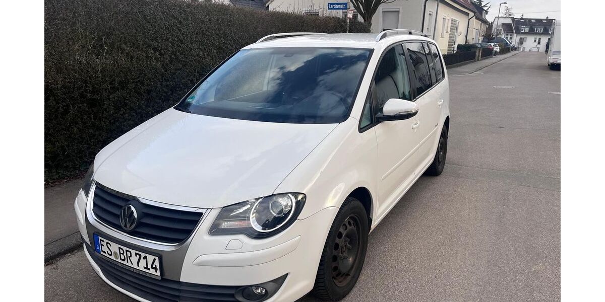VW Touran 298.000 km 3.500 &euro; Wolfschlugen 72649