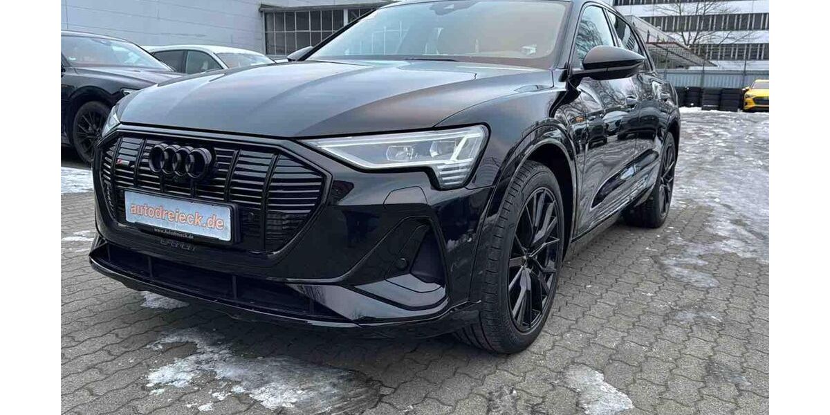 Audi e-tron 47.991 km 36.950 &euro; Hamburg 22047