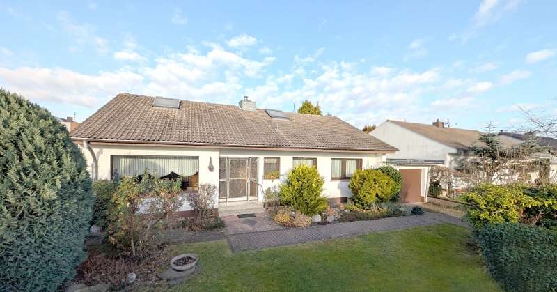 Haus zum Kaufen in Niederkassel 443.700 € 114 m² 4 zimmer