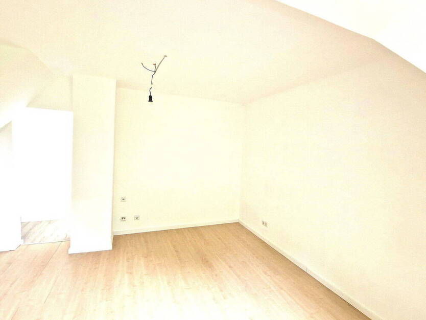 RE-OST: GEMÜTLICHE Wohnung NÄHE HOCHSCHULE: ERSTBEZUG NACH KOMPLETTRENOVIERUNG