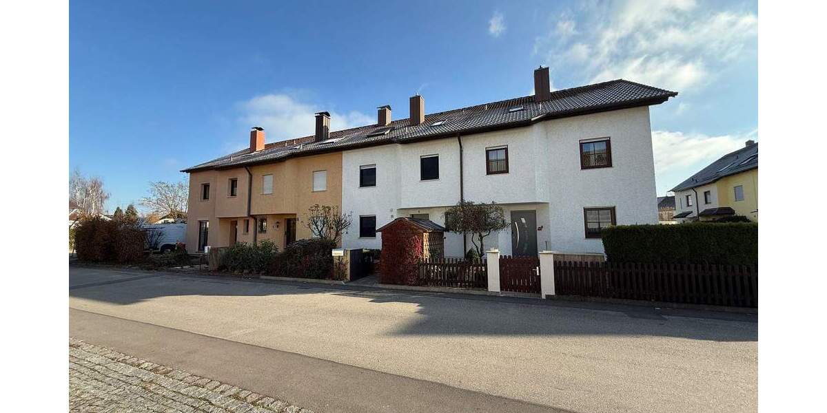 Großzügiges Reihenendhaus mit Dachstudio, schön angelegtem Außenbereich und optimaler Raumaufteilung 5 zimmer