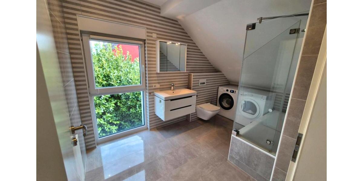 Dachgeschoßwohnung Reinheim - 4 Zimmer, 93 m&sup2;, 1.250&euro; | Angebot:26254498