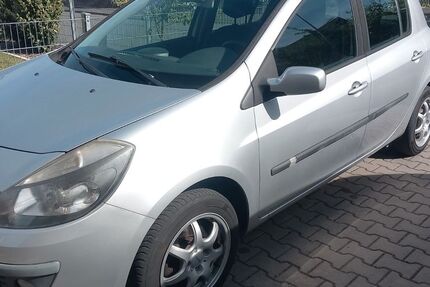 Renault Clio 218.000 km 1.590 &euro; Kleinsendelbach 91077