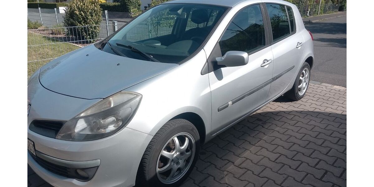 Renault Clio 218.000 km 1.590 &euro; Kleinsendelbach 91077