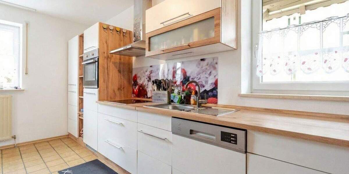 Doppelhaushälfte Straubing - 7 Zimmer, 160 m&sup2;, 1.090&euro; | Angebot:25423491