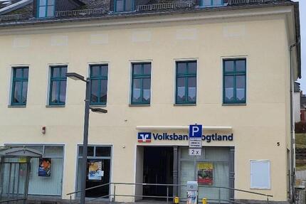 NEU sanierte 3-Raum Wohnung mit neuer Einbauküche im Stadtzentrum von Treuen 3 zimmer