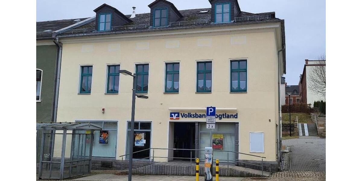 NEU sanierte 3-Raum Wohnung mit neuer Einbauküche im Stadtzentrum von Treuen 3 zimmer