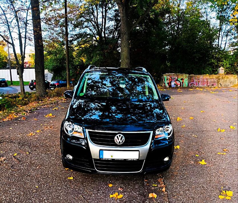 VW Touran 223.751 km 5.700 € Leipzig 04317