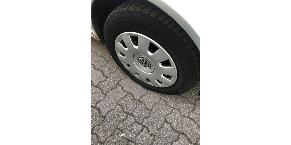 VW Golf 175.000 km 3.150 &euro; Stuttgart 70619