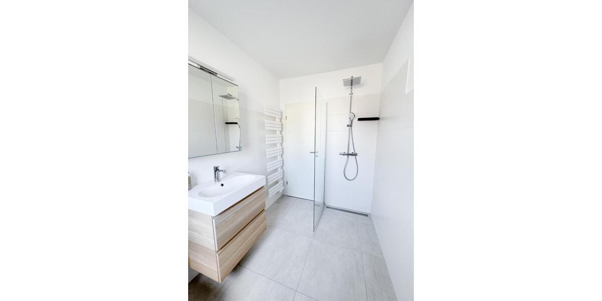 Charmante Mehrfamilien-Doppelhaushälfte mit Keller | Saniert 7 zimmer