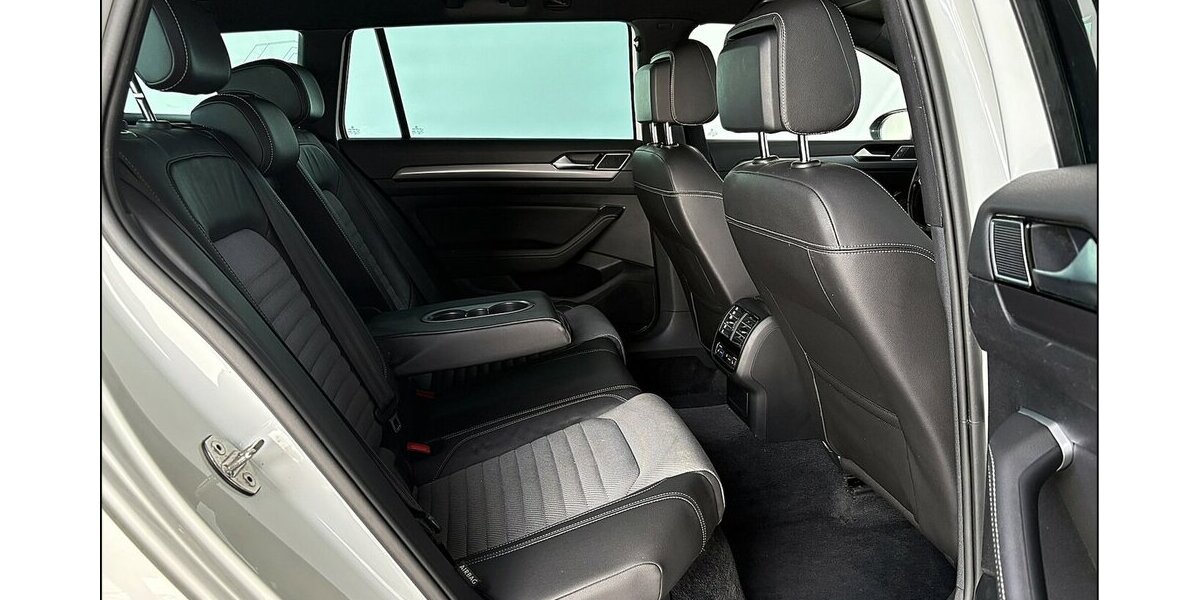 VW Passat Var. 2.0 TDI 4Motion R line AID ACC 130.600 km 17.999 &euro; Stade 21682