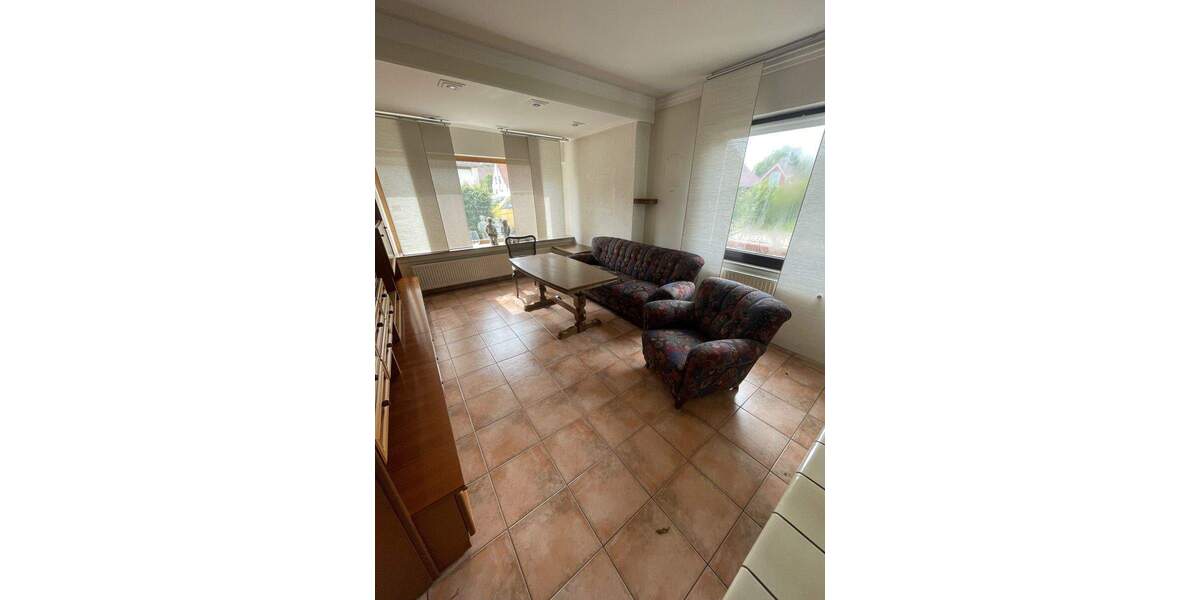 Selbst bewohnen oder vermieten: Zweifamilienhaus in ruhiger Siedlungslage 9 zimmer