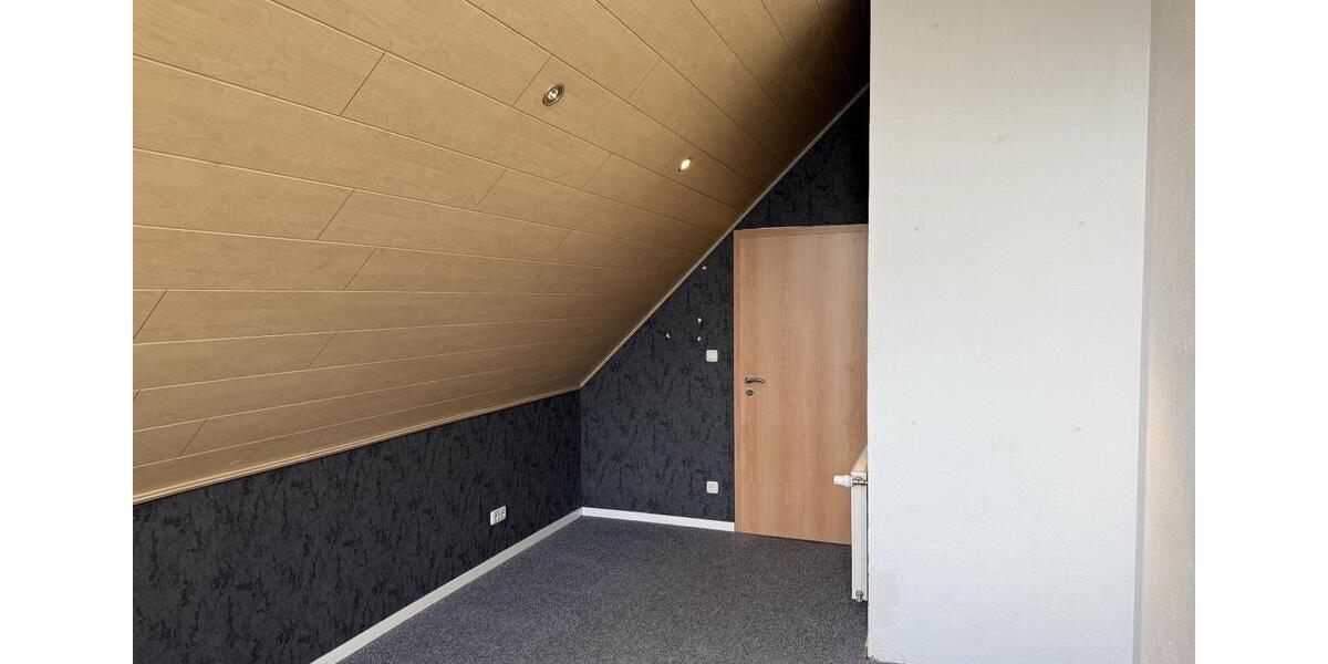 Maisonettenwohnung Wilnsdorf - 7 Zimmer, 165 m&sup2;, 200.000&euro; | Angebot:26815407