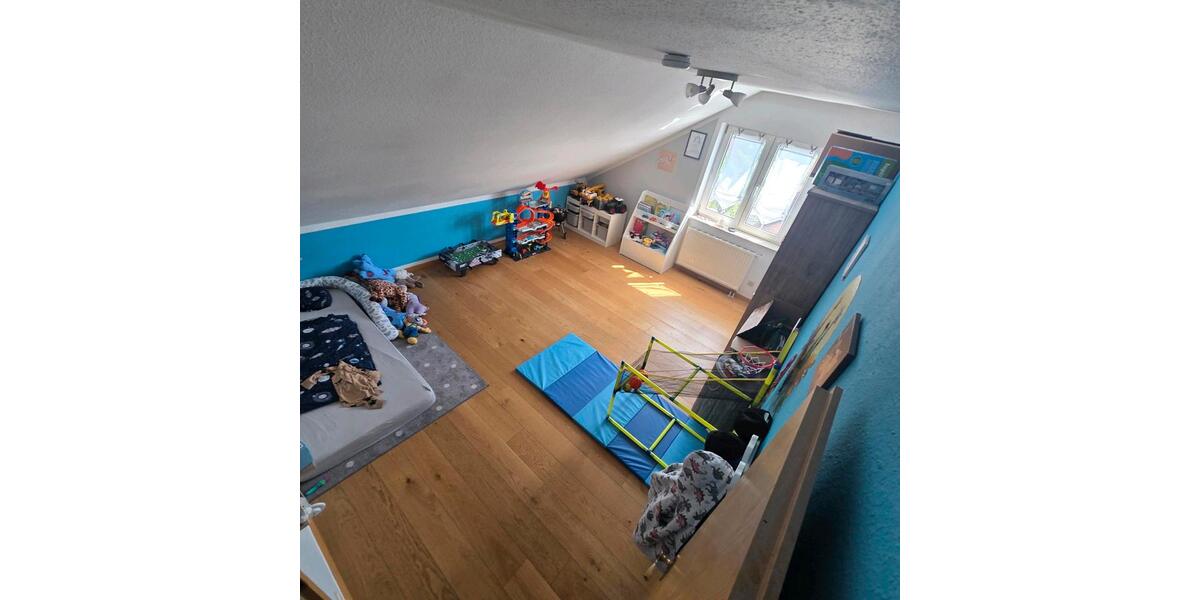 Dachgeschoßwohnung Harxheim - 4.5 Zimmer, 148 m&sup2;, 1.900&euro; | Angebot:26196443