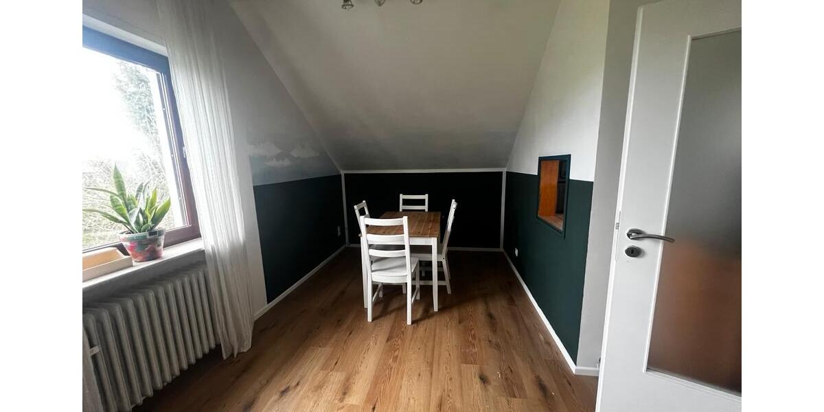 Dachgeschoßwohnung Kaufungen - 4 Zimmer, 100 m&sup2;, 990&euro; | Angebot:26165151