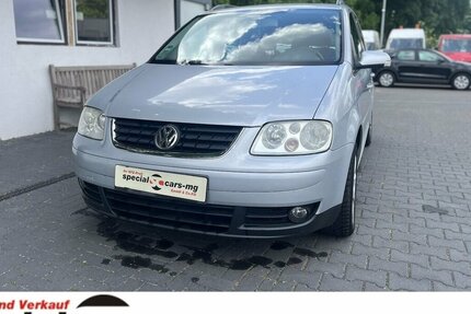 VW Touran Trendline / 7 Sitze / Kamera / Tempomat 249.000 km 3.390 € Mönchengladbach 41066
