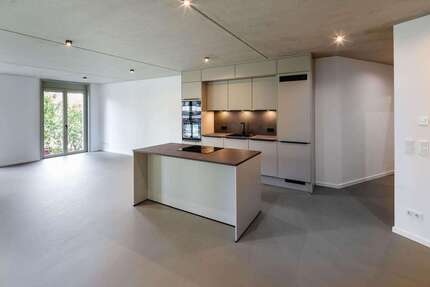 Wohnung Hanau - 2 Zimmer, 83 m&sup2;, 1.370&euro; | Angebot:25968381