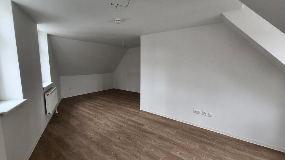 Dachgeschoßwohnung Burg - 3 Zimmer, 89 m&sup2;, 623&euro; | Angebot:26146127