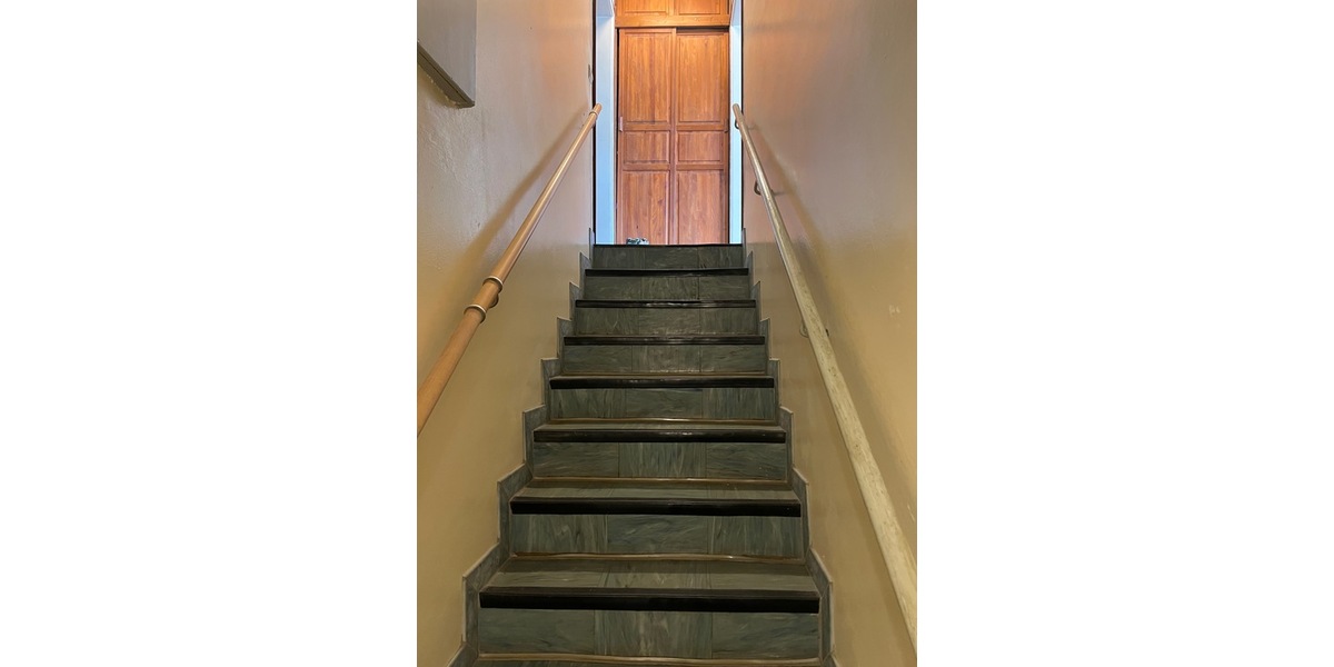 DUS, 4Zi. RMH, 110m² Wfl., 215m² Grd., Terr., Garten, Keller, Grg. 4 zimmer